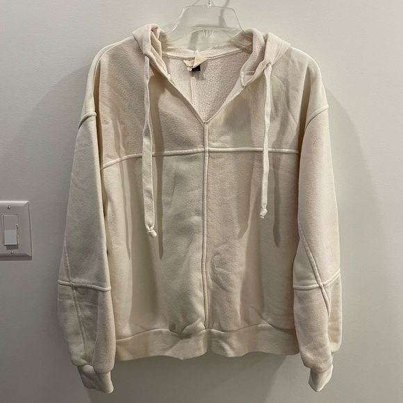 Universal Thread v-neck sweatshirt - Picture 1 of 2